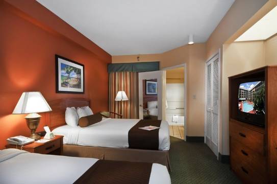 迪尔菲尔德海滩贝斯特韦斯特优质套房酒店(Best Western Plus Deerfield Beach Hotel Suites)
