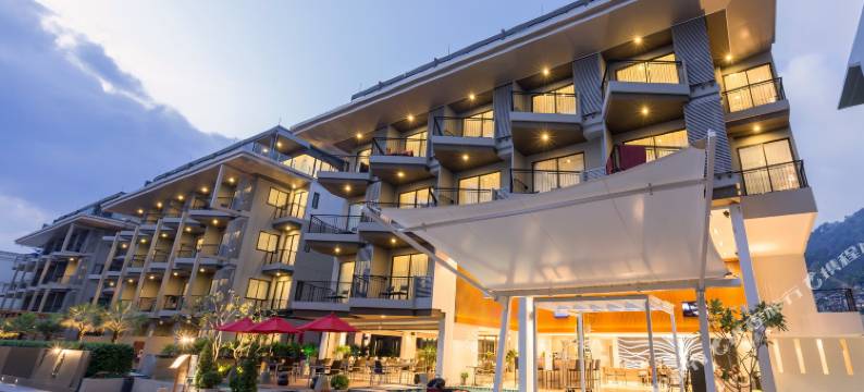 普吉岛魅力度假村(The Charm Resort Phuket)图片