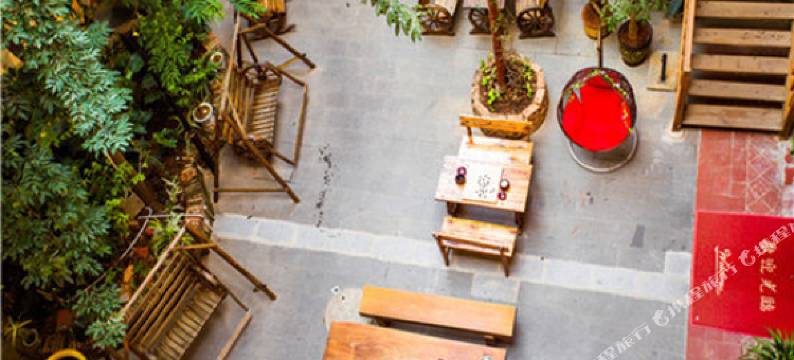 傣家小调客栈(告庄星光夜市店)图片