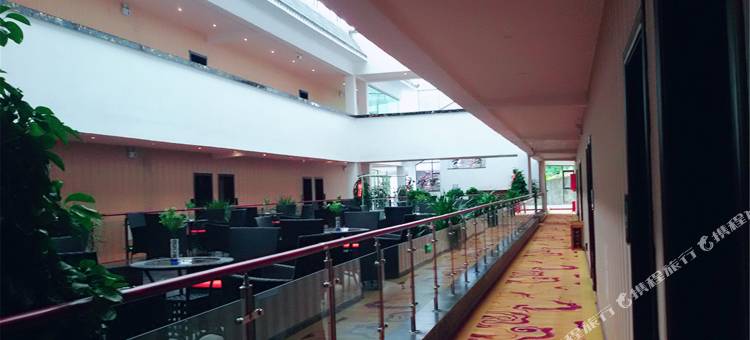 晴隆莲湖酒店图片