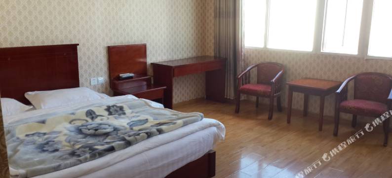 芒康岗登大酒店图片