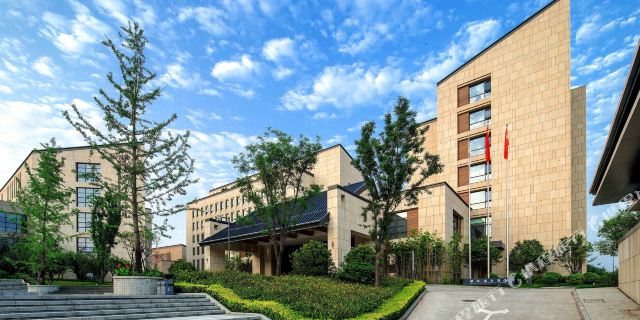 西安雅致东方温泉酒店1晚 华清宫套票2张(含华清池 骊山景区)【骊山