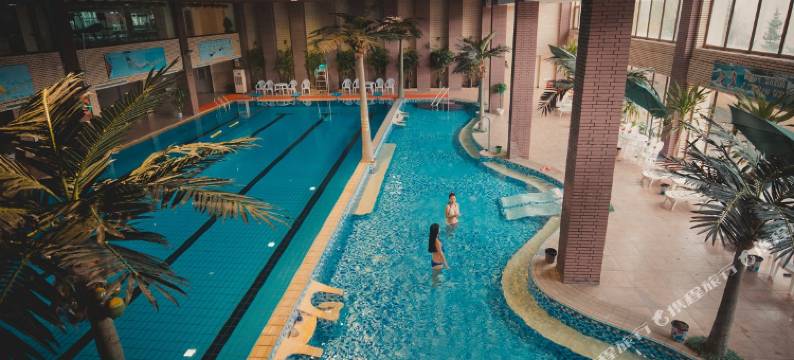 呼伦贝尔颐和温泉酒店图片