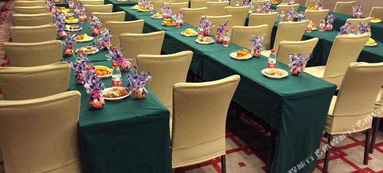 艳阳天新荆楚酒店(黄冈遗爱湖东坡外滩店)图片