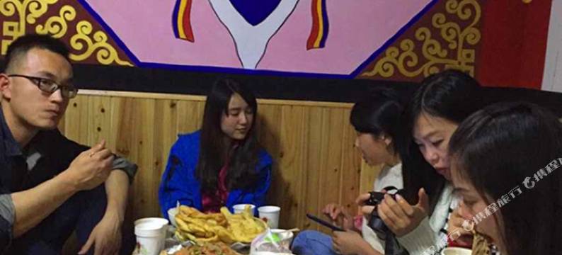 青海湖小牦牦家庭牧场图片