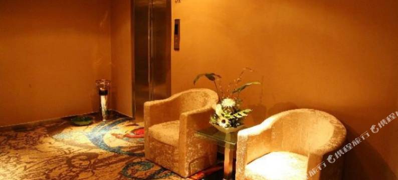 承德塞拉维酒店(避暑山庄火车站店)图片