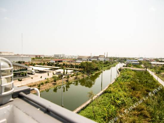 素萬那普暫住公寓