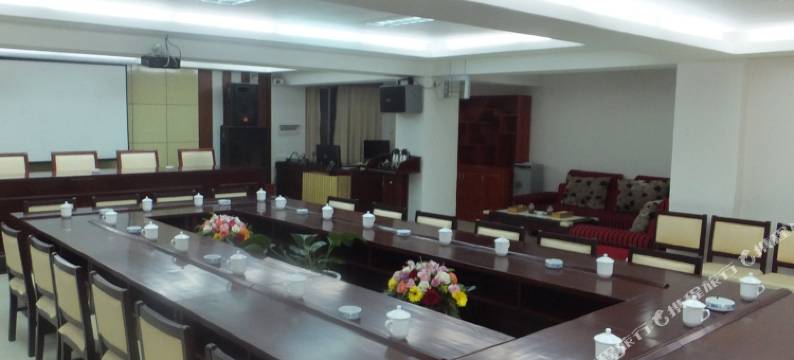 勐腊鹏基大酒店(南腊河星光夜市店)图片