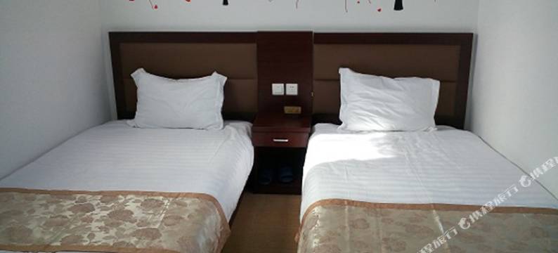 盘山滑雪场度假村图片