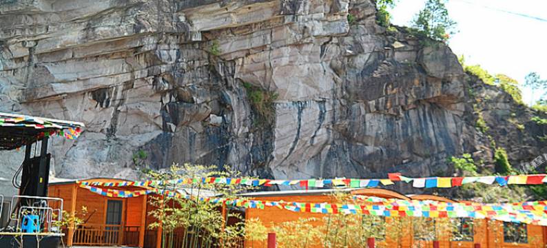 临海蜂巢网房车宿营地图片