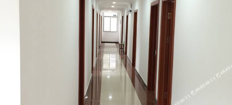 南江奇石避暑山庄图片