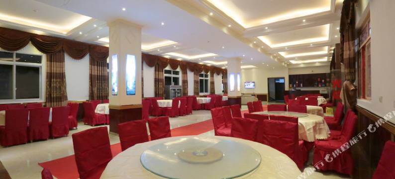 宝兴安尔吉大酒店图片