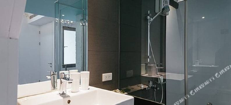 台南八又二分之一旅店图片