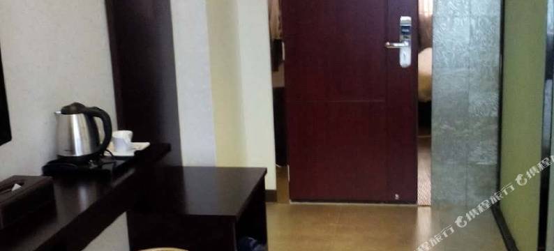 陆川城市之家精品酒店图片