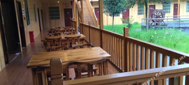 汉阴华元山庄图片