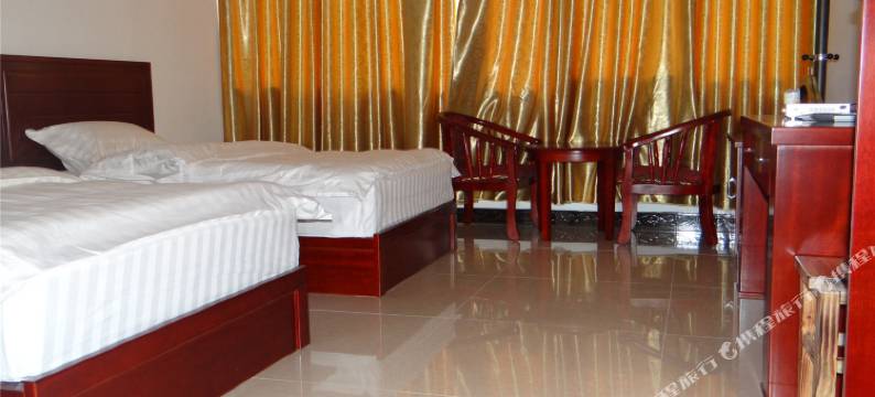 昆明红土高原酒店图片