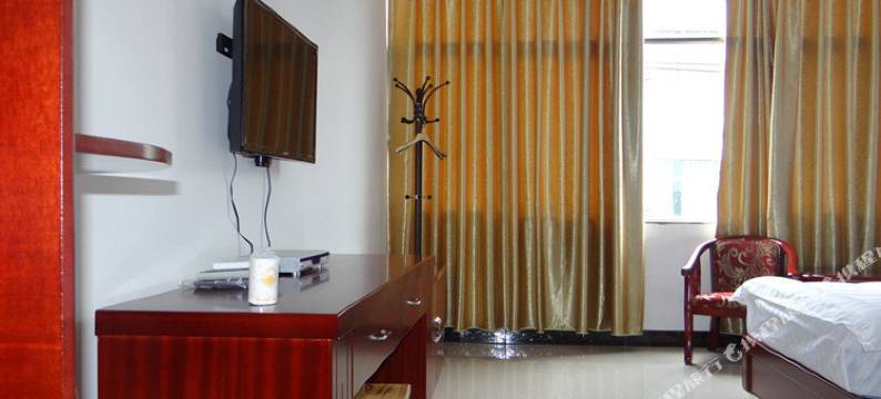 昆明红土高原酒店图片