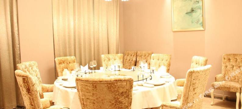 承德塞拉维酒店(避暑山庄火车站店)图片