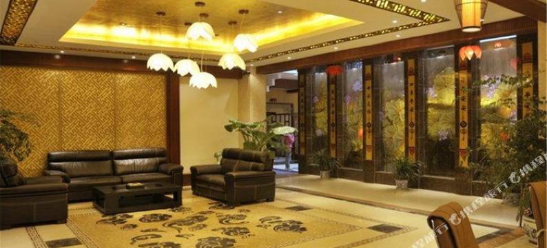 见山·平安私汤山庄(峨眉山景区店)图片