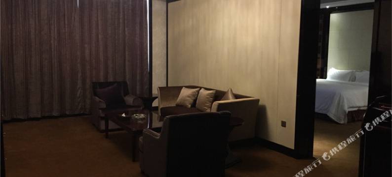 五原紫东假日酒店图片