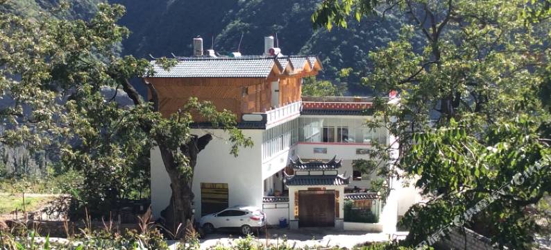 德钦迁喜酒楼图片