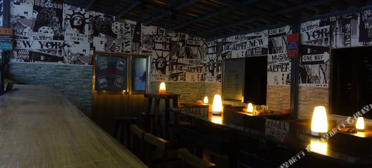 惠东双月湾本地治里酒店图片