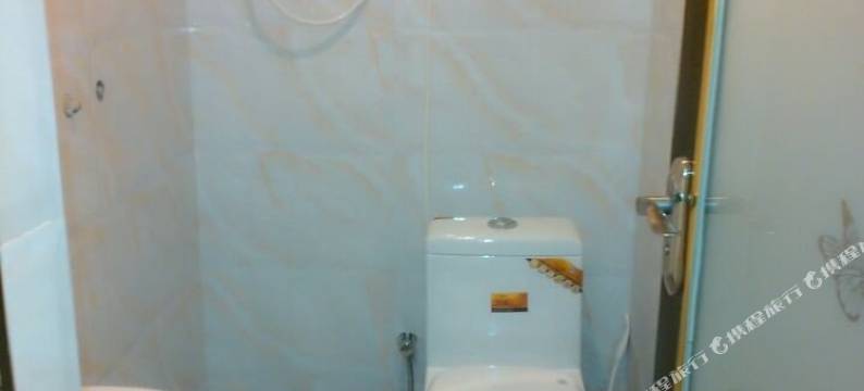 泸定俊豪酒店图片