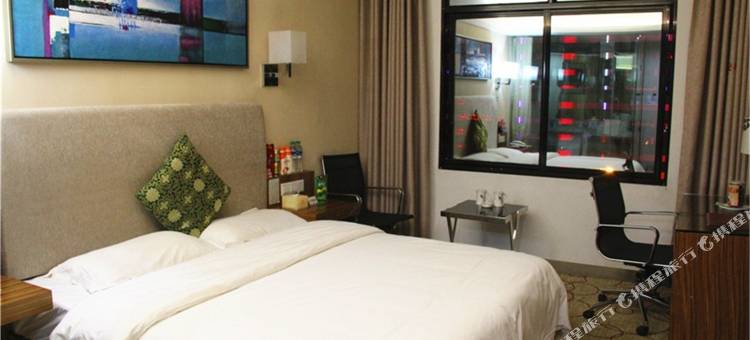 遂川七彩好景酒店图片