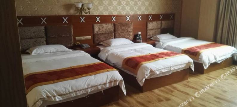 乡城梅朵商务酒店图片