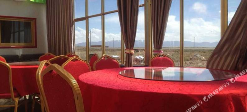 青海湖小牦牦家庭牧场图片