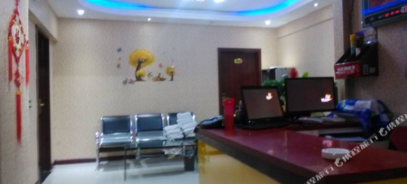 九度商务宾馆(北屯步行街店)图片