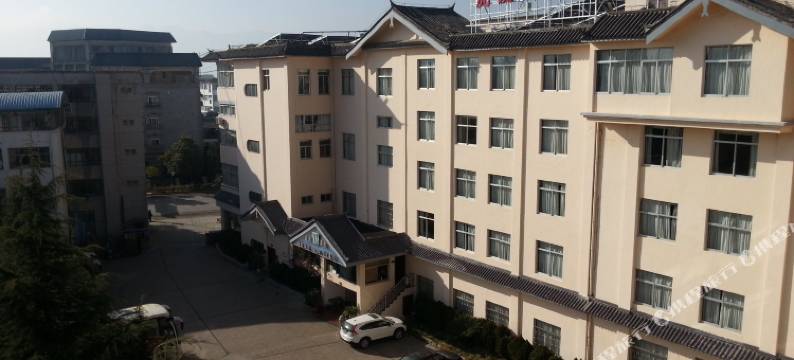 丽江虎跳峡大酒店图片
