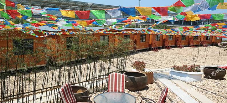 临海蜂巢网房车宿营地图片