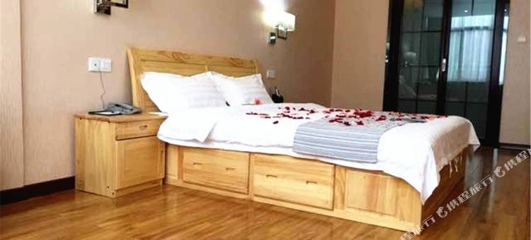 英山自然居酒店图片