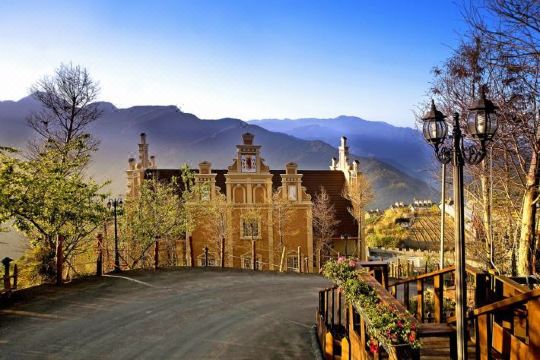 Florance Resort Villa Hotel Overview