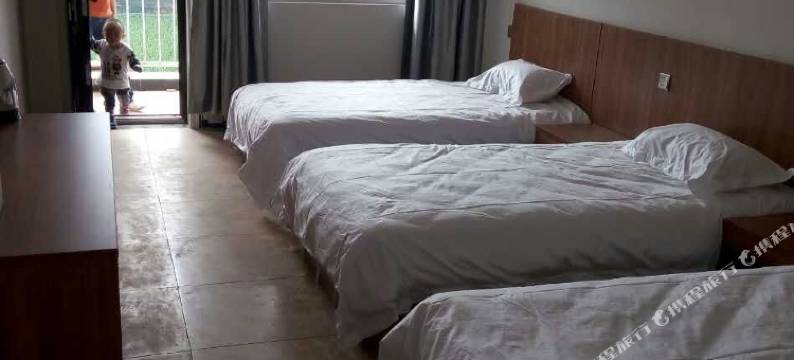 新密尖山清秀农家图片