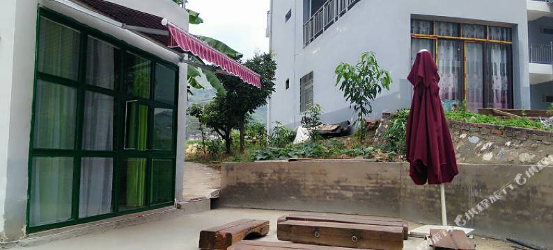 盐边院子里度假别院图片