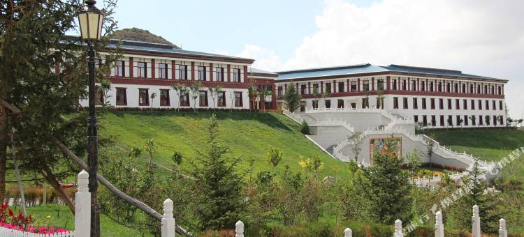 贺兰山森林公园游客服务中心图片