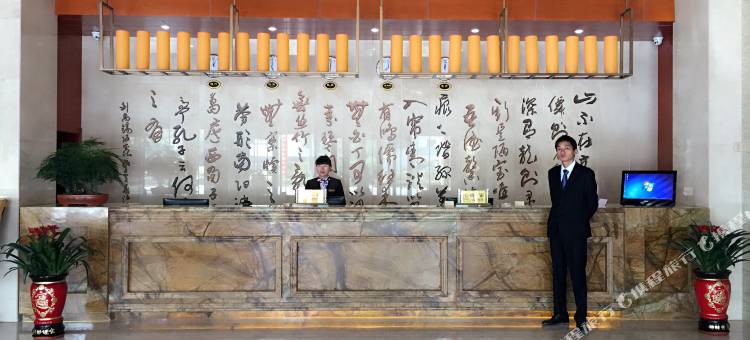 鹿城商务酒店(商南鹿城中学店)图片