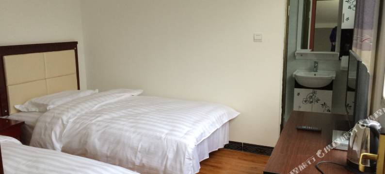 南江奇石避暑山庄图片