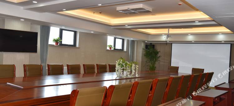 心连心静雅酒店(万达广场赤峰学院店)图片