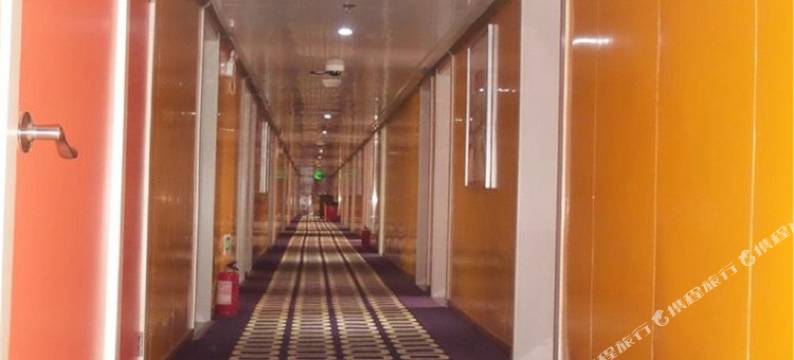 丁丁酒店(上海华夏东路地铁站店)图片