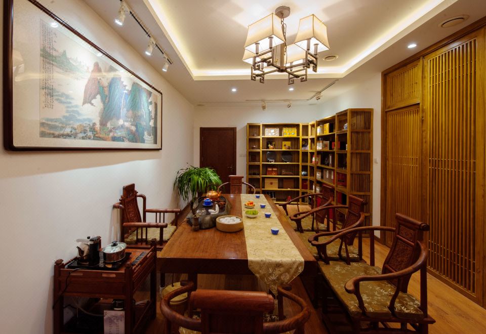 Huatai Hotel (Beijing Jinsong Panjiayuan Subway Station) Hotel Overview