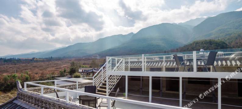 大理泊宁山馆图片