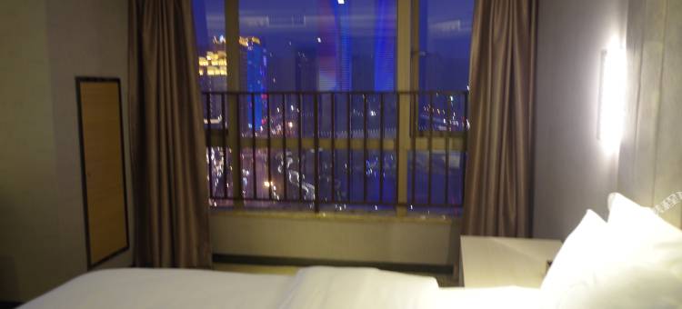 麗枫酒店(贵阳花果园白宫艺术中心店)图片