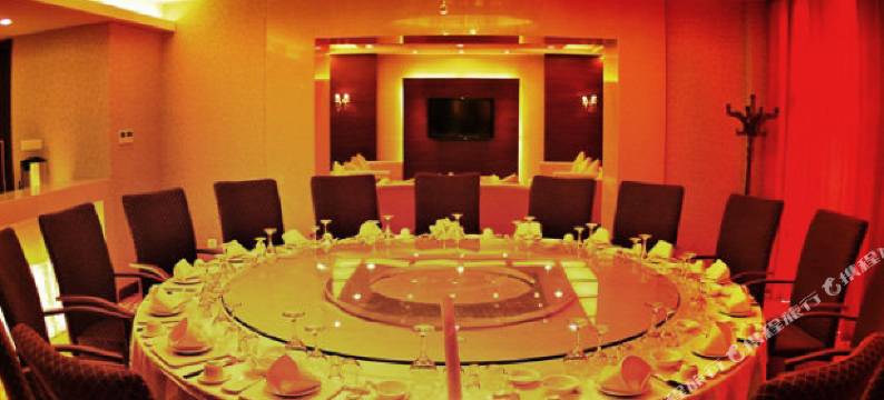 阿拉善左旗腾格里酒店图片