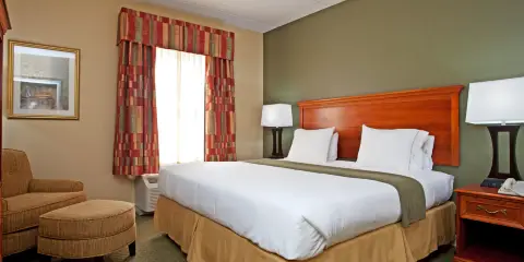 智選假日套房酒店康諾弗（HICKORY區）