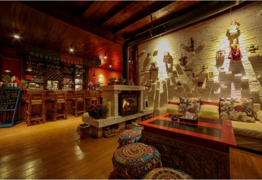 Shangri-La Achenxiang Xiaozhu Inn (Dukezong Ancient City Branch) Hotel Overview