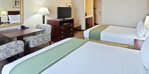 智選假日套房酒店薩姆納