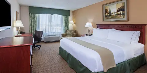 塞爾瑪智選假日套房酒店